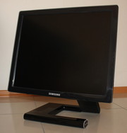 Монитор 19