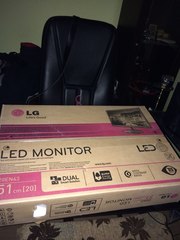 Срочно продам новый Монитор LG 20 EN 43 T-B LED (диаметр 51 см